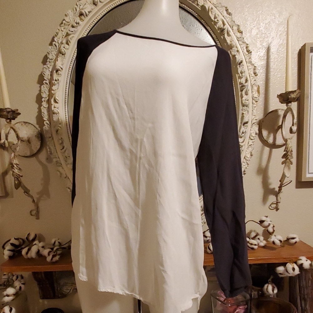 Gap Dressy Baseball tee. #131